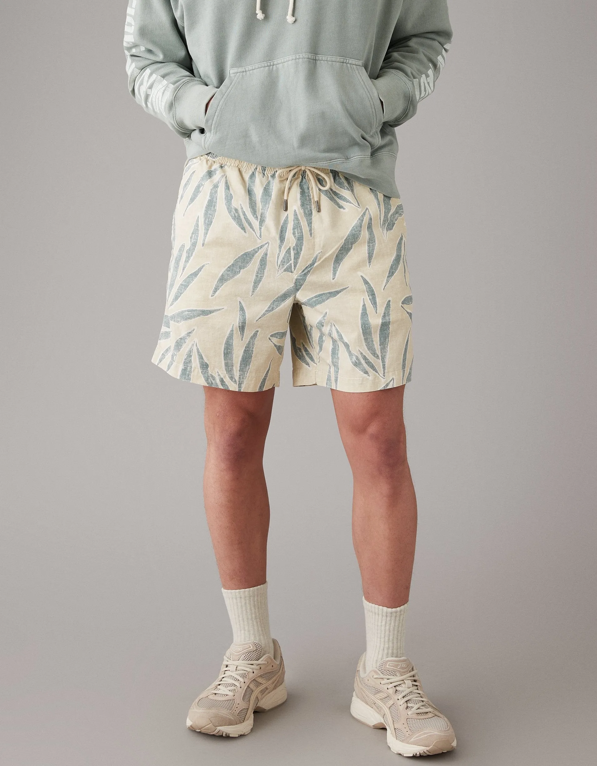AE Flex 7" Lived-In Trekker Short