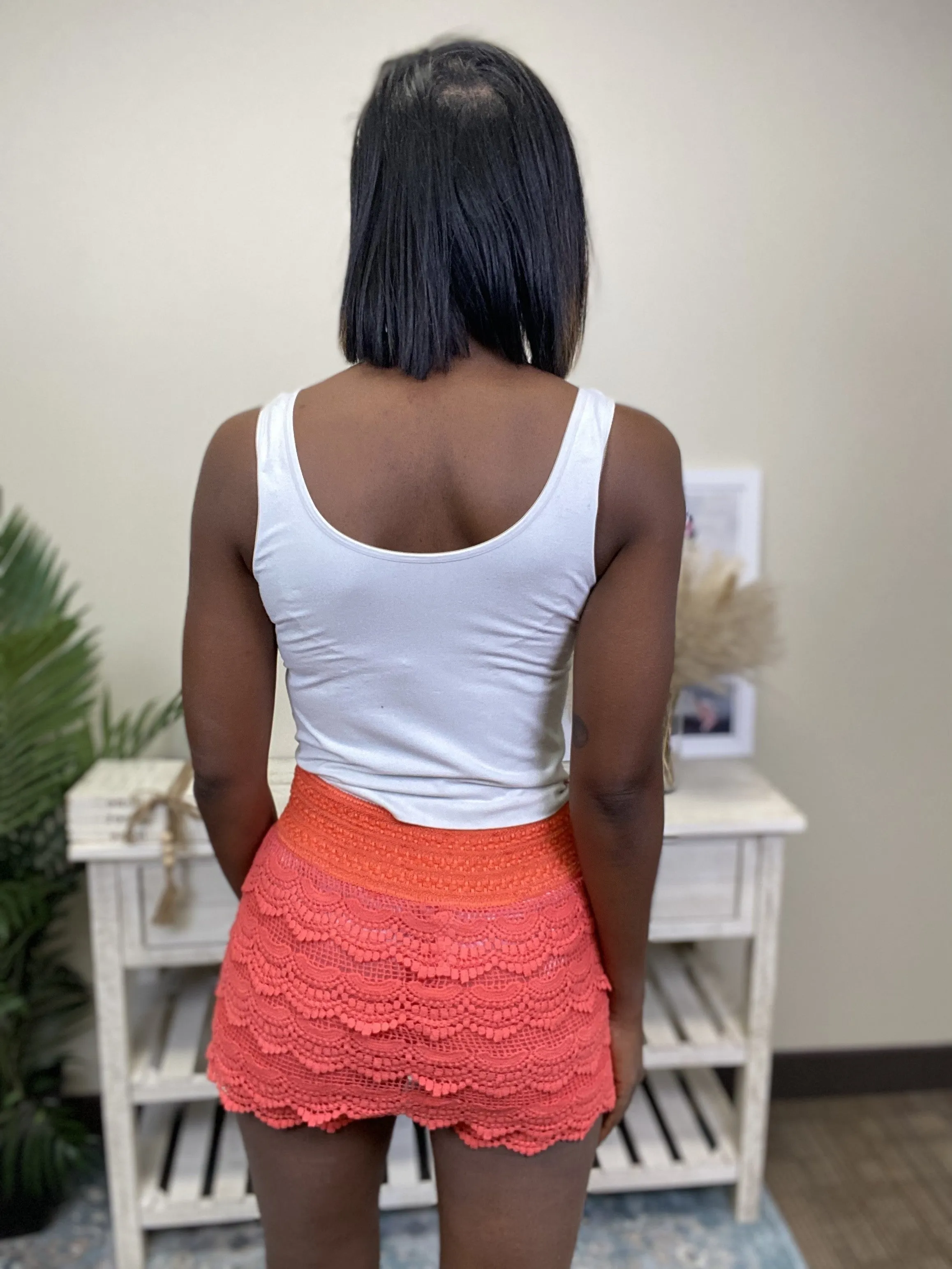 Crochet Women's Scalloped Mid Rise Shorts