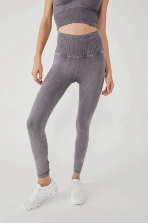Good Karma Leggings In Faded Grape