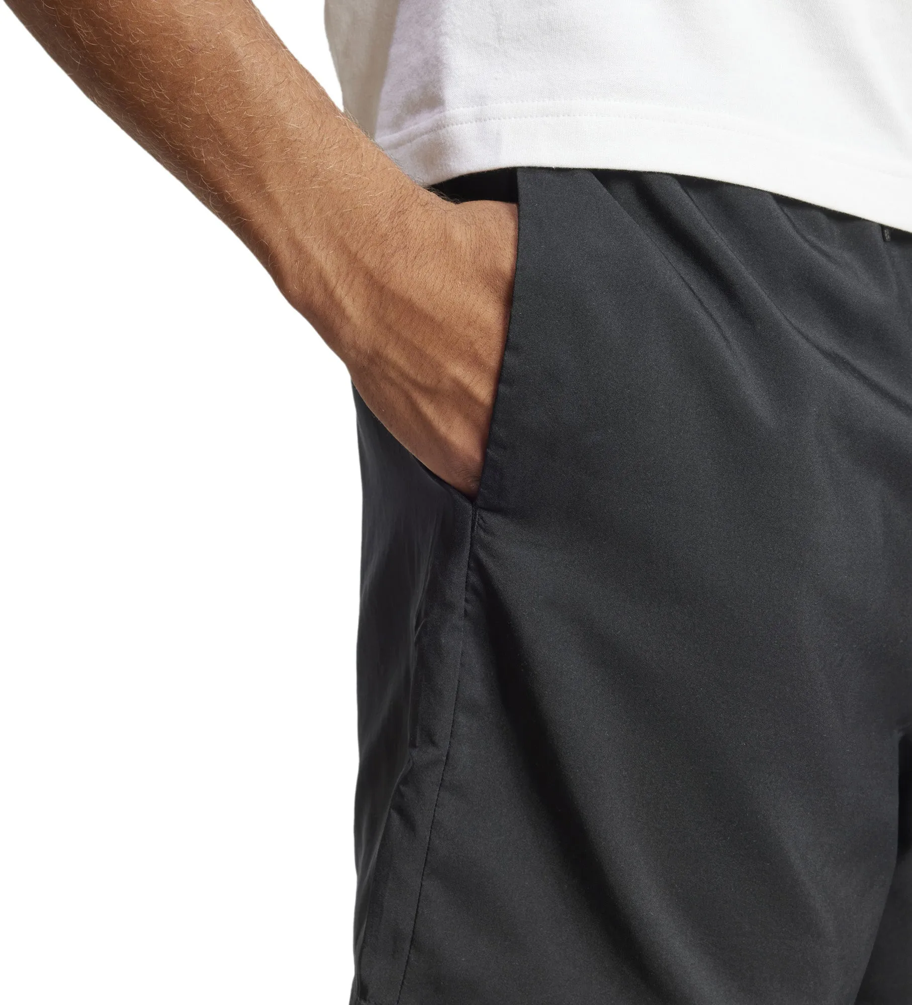 Men's Essentials Small Logo Chelsea Shorts