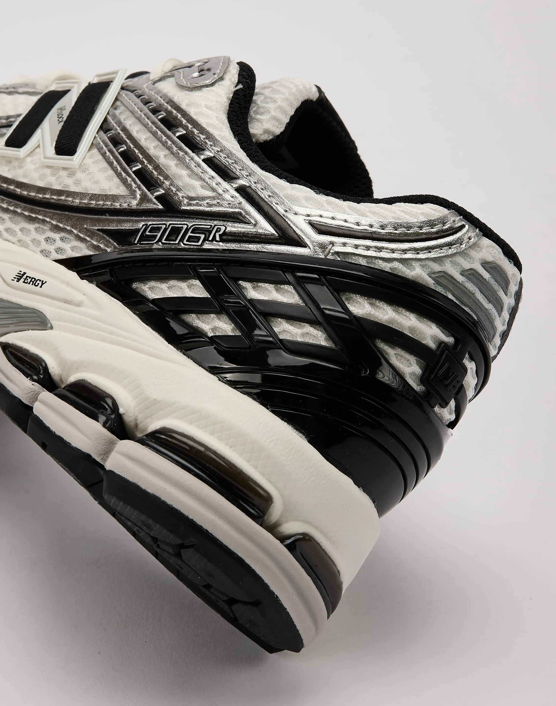 New Balance 1906R