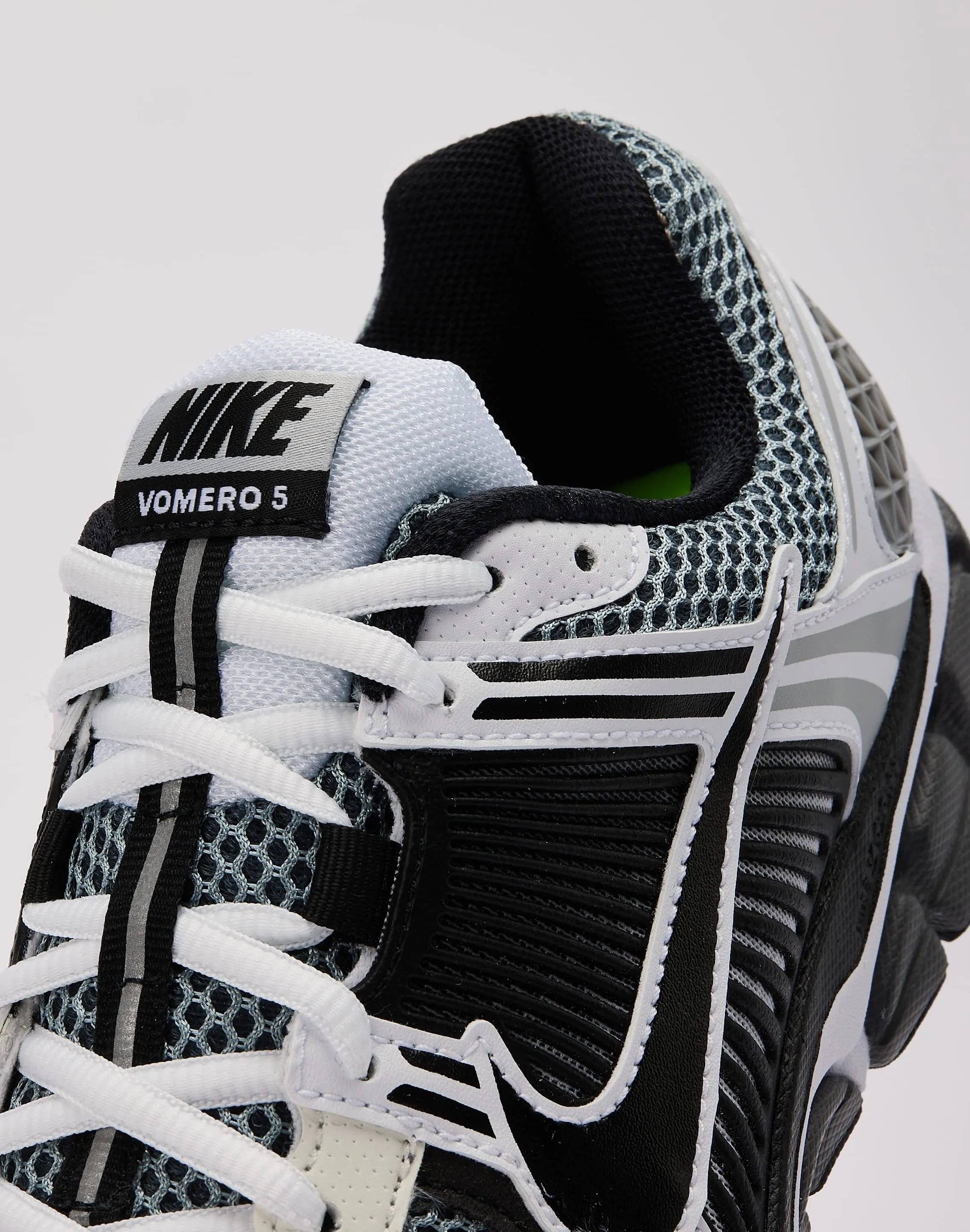 Nike Zoom Vomero 5 SE