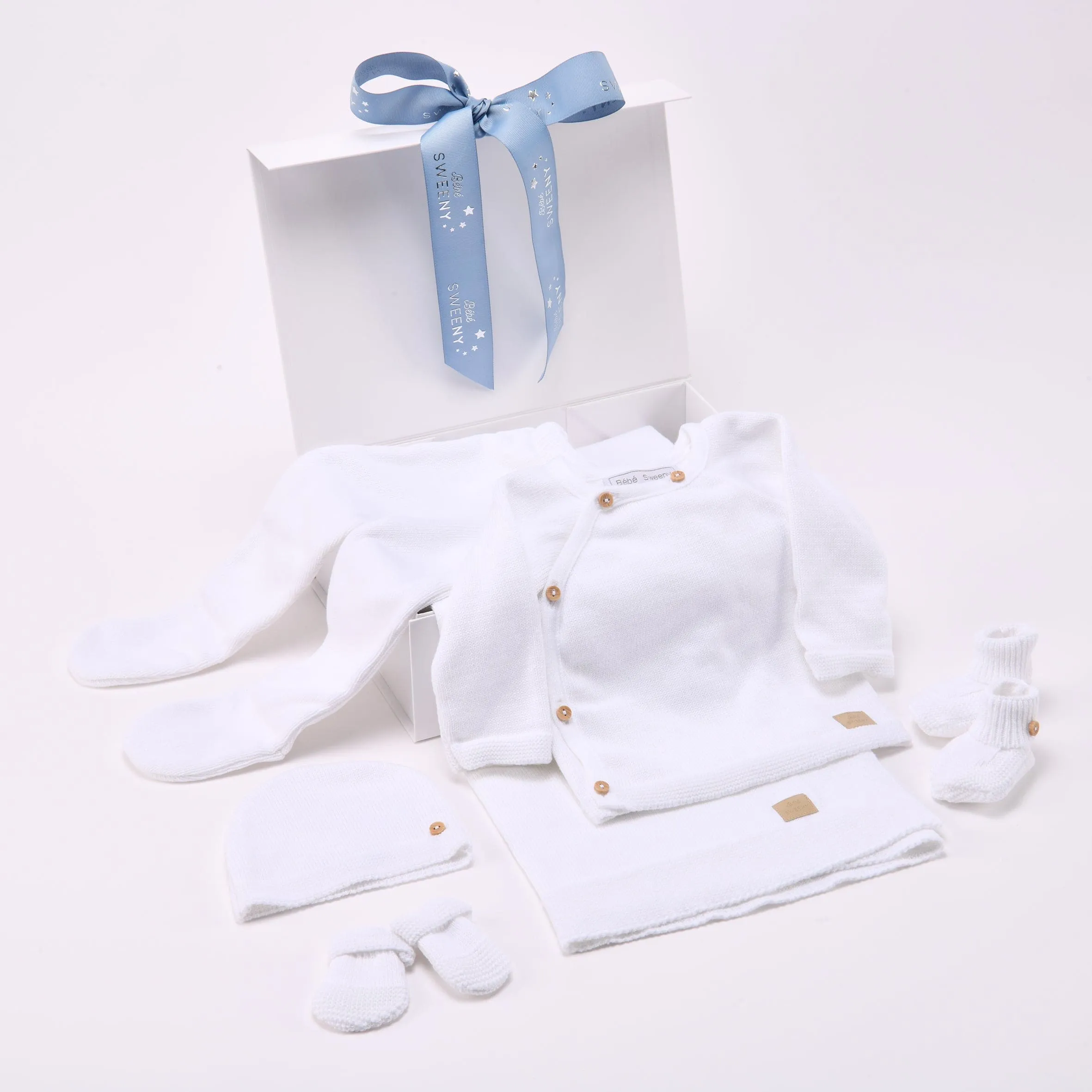 Petit Sweeny Gift Box | Baby White Organic Cotton Knit Set (6) Babykids_Bebe-Sweeny