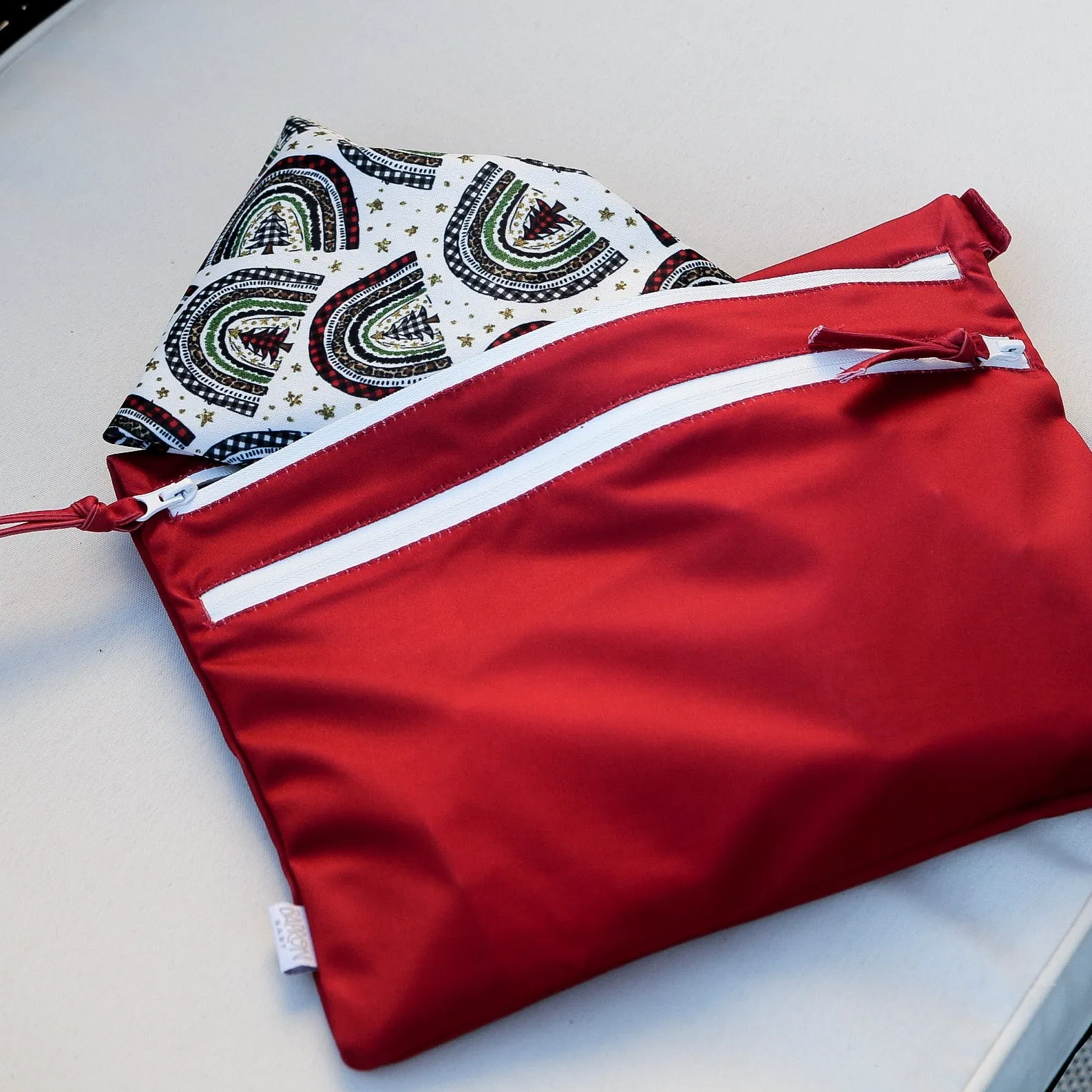 Solid Cranberry Minimalist - Waterproof Wet Bag (for Mealtime, On-the-go, And More!) Babykids_Bapron-Baby