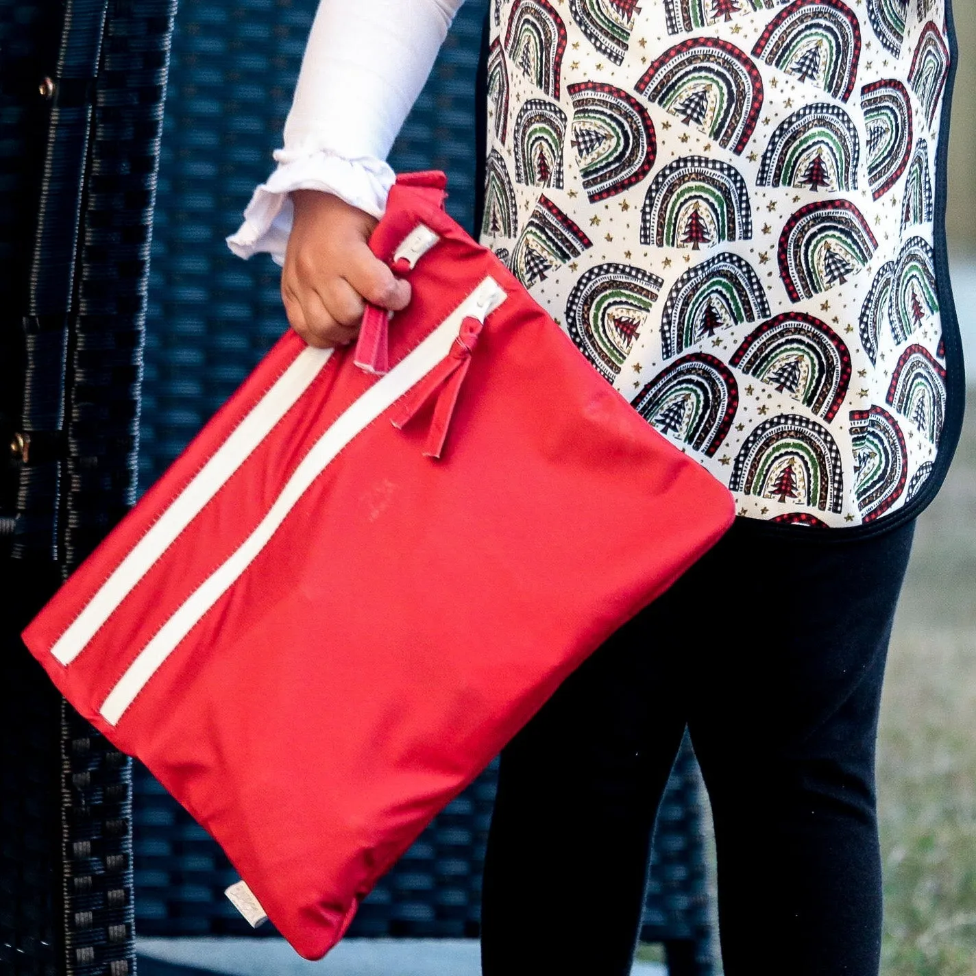 Solid Cranberry Minimalist - Waterproof Wet Bag (for Mealtime, On-the-go, And More!) Babykids_Bapron-Baby
